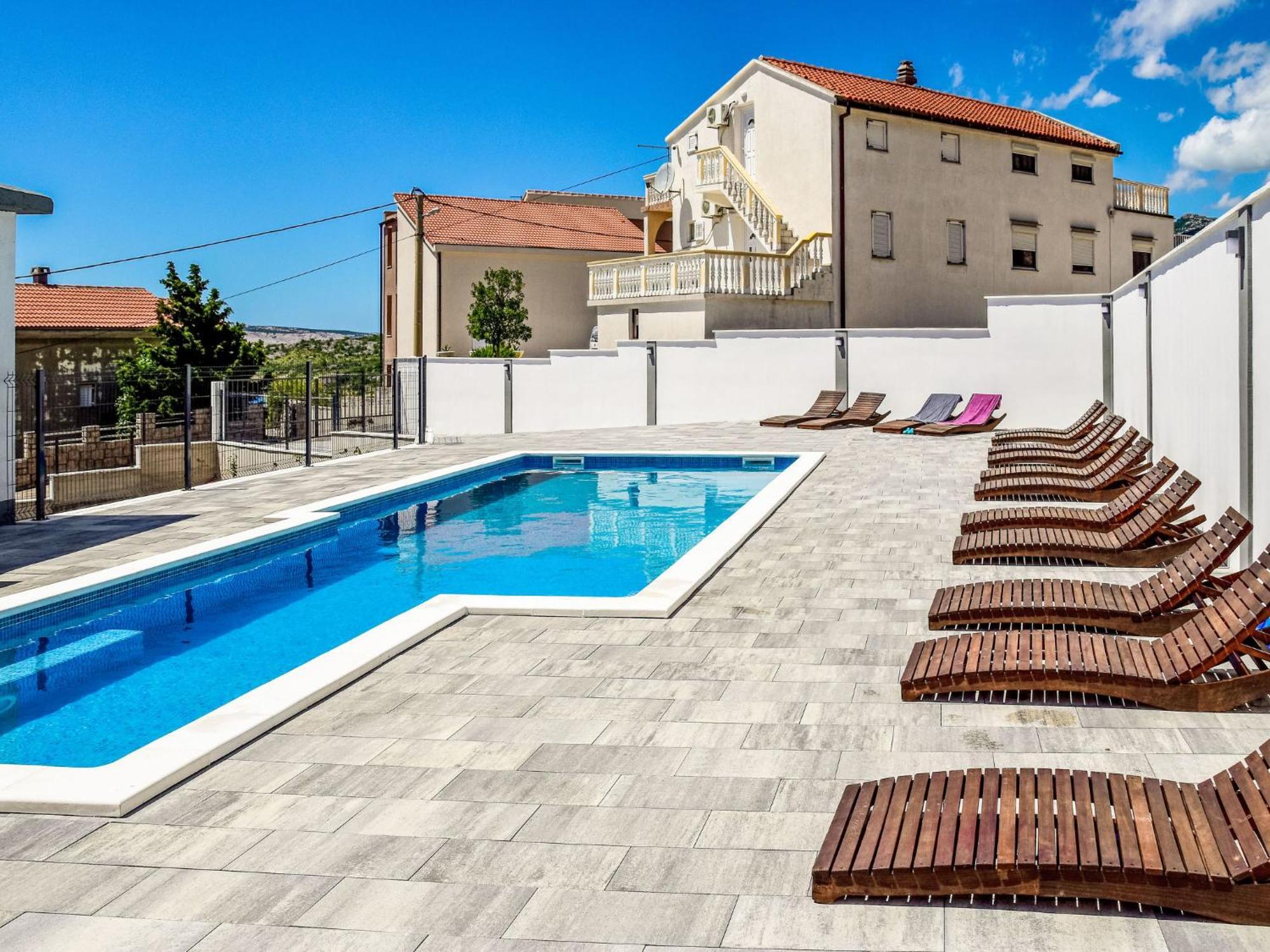 Delfin-10 By Interhome * Cesarica